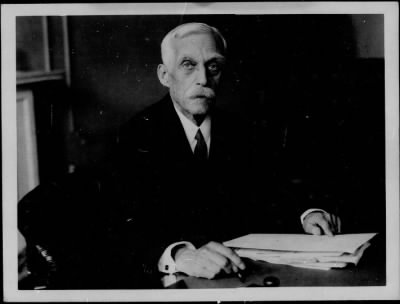 1931 > Andrew W. Mellon in his office in London