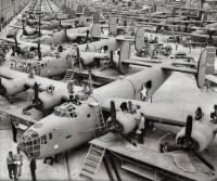 Thumbnail for A-B-24-Bomber-assembly-line-in-Fort-Worth-May-1943.jpg