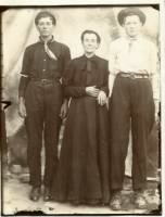 Hiram Washington Quesenberry on left Hiram, Isabell, Blane Quesenberry.jpg